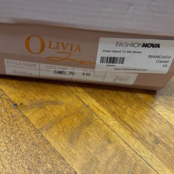 Olivia Ferragamo Chain React To Me Mules Camel NIB Size 10 Chain React To Me Mul - Picture 7 of 10